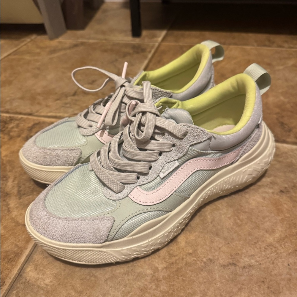Vans Women's Sneakers in green and pink